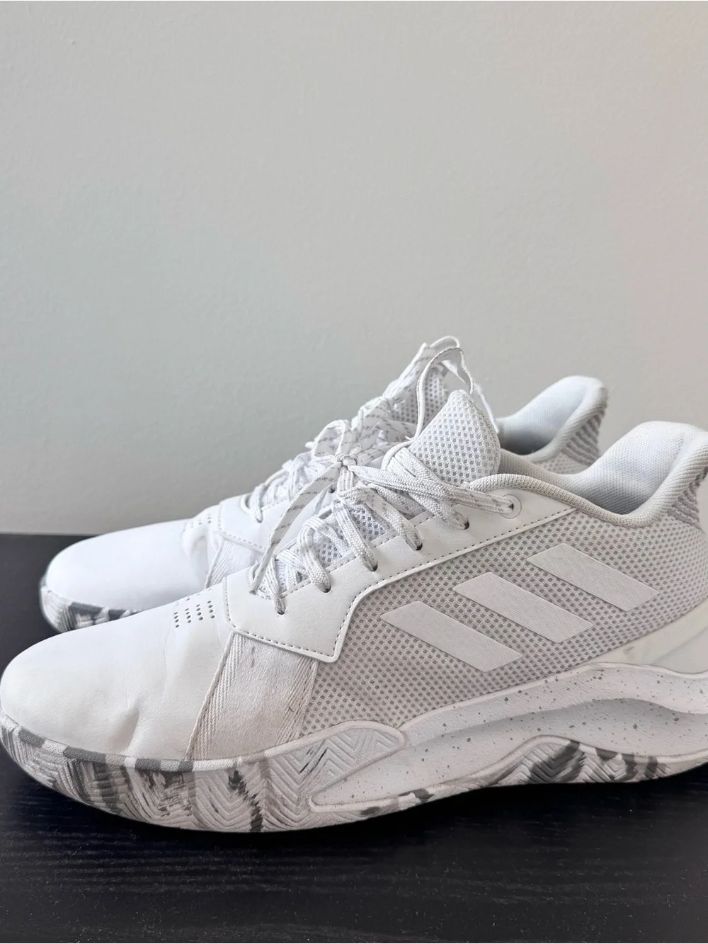 adidas Men’s White Athletic Training Sneakers with Gray Marbled Sole